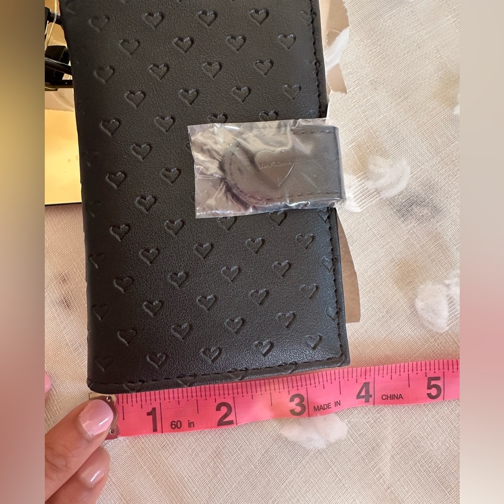 NWT Betsey Johnson Xoleah Heart Embossed Black Wristlet Wallet - Picture 9 of 10